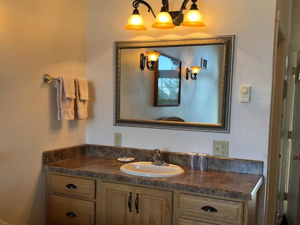 Studio with Spa Bath room - Image 3