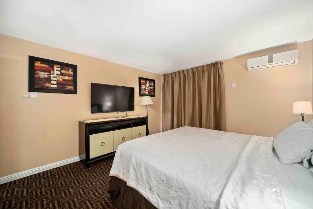 King Room with Kitchenette room - Image 1