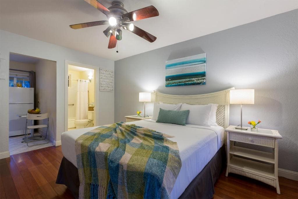 Queen Room with Kitchenette room - Image 1