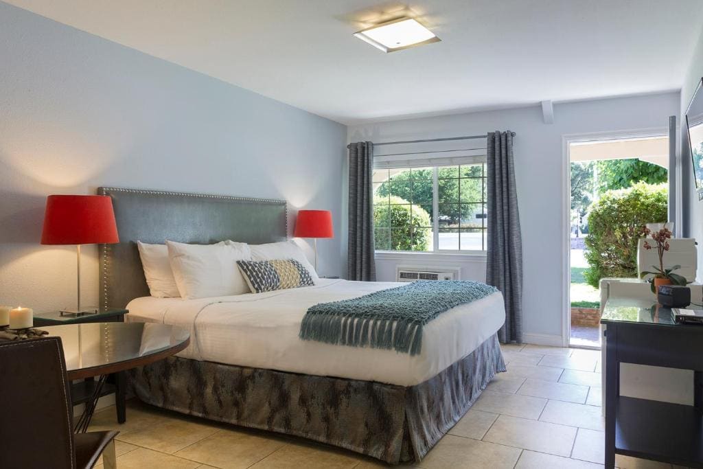 King Room with Mountain View room - Image 3