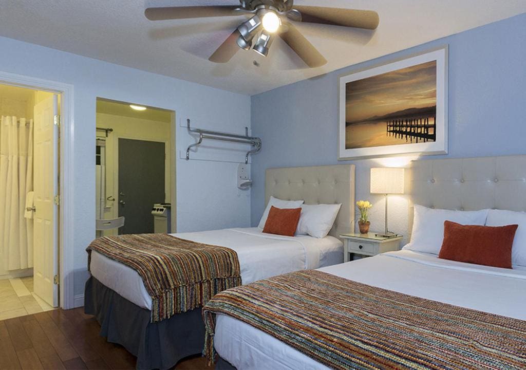 Two Double beds with Kitchenette room - Image 2
