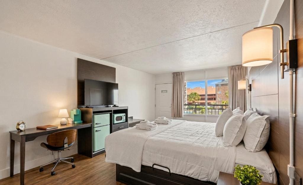 Deluxe Triple Room room - Image 1