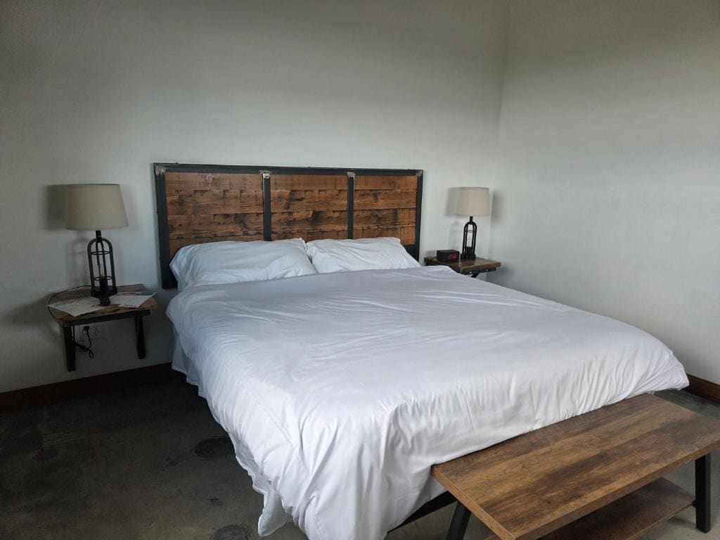 King Room room - Image 1