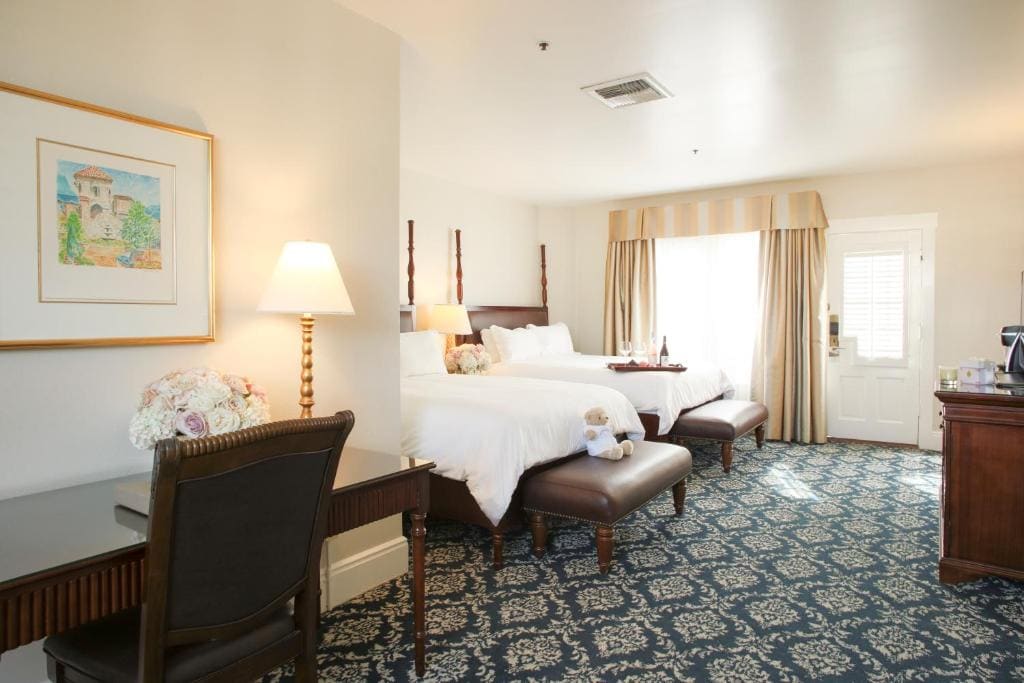 Glenwood Queen Room with Two Queen Beds room - Image 1