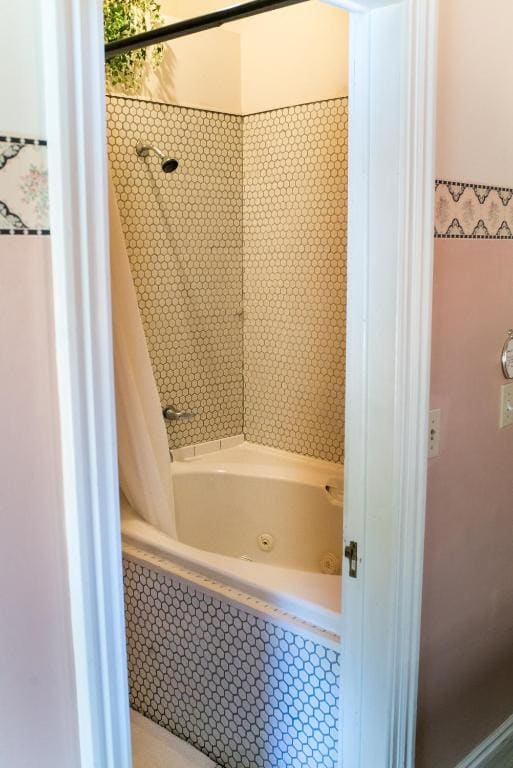 Deluxe Double Room with Bath room - Image 1