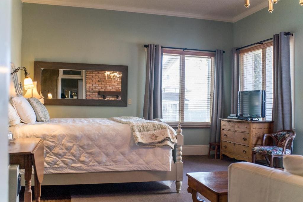 Superior Triple Room room - Image 2
