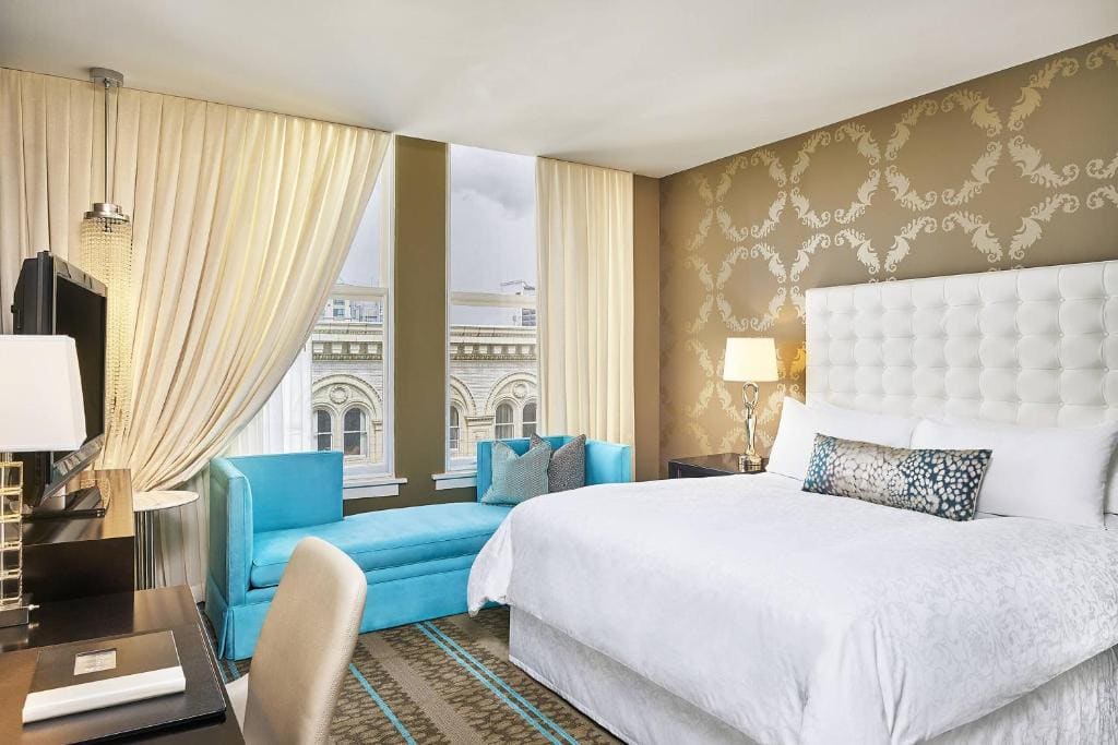 Deluxe, Guest room, 1 King, City view room - Image 1