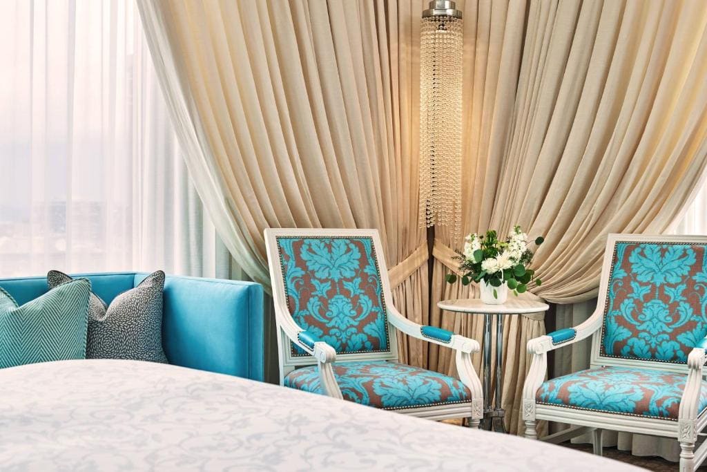 Deluxe, Guest room, 1 King, City view room - Image 3