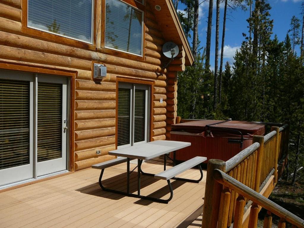 One-Bedroom Cottage room - Image 1