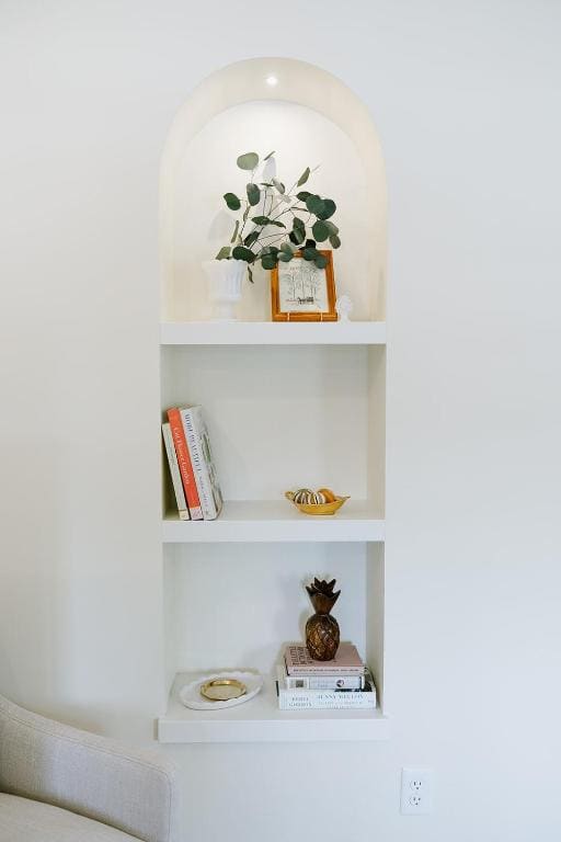 Four-Bedroom House room - Image 2
