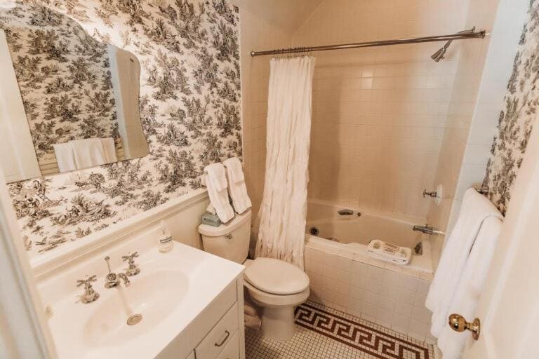 Queen Room room - Image 3