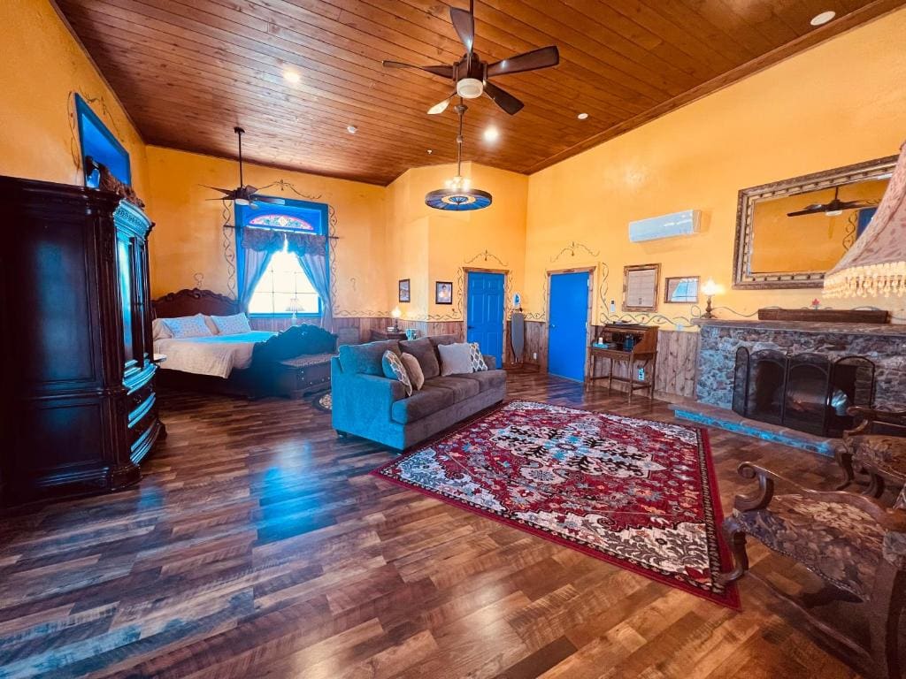 Standard King Room room - Image 1
