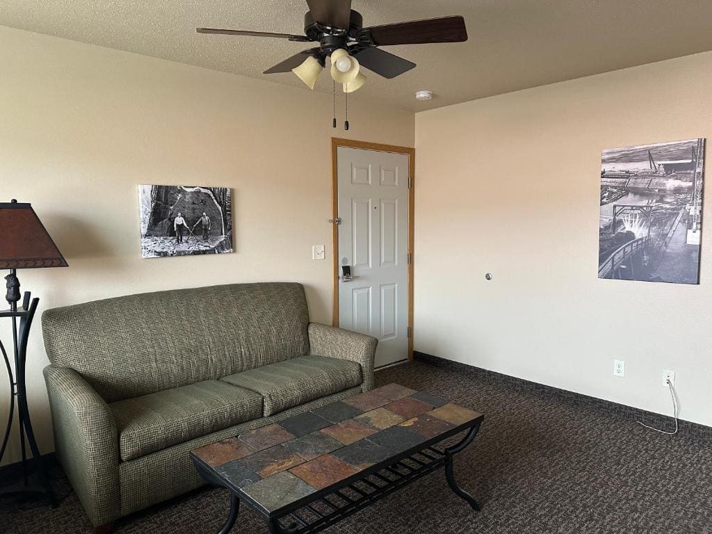 One-Bedroom Apartment room - Image 3