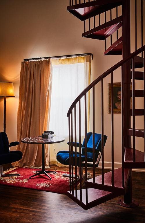 Queen Suite room - Image 3