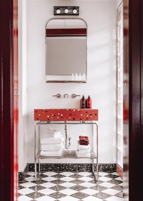 Queen Studio room - Image 2