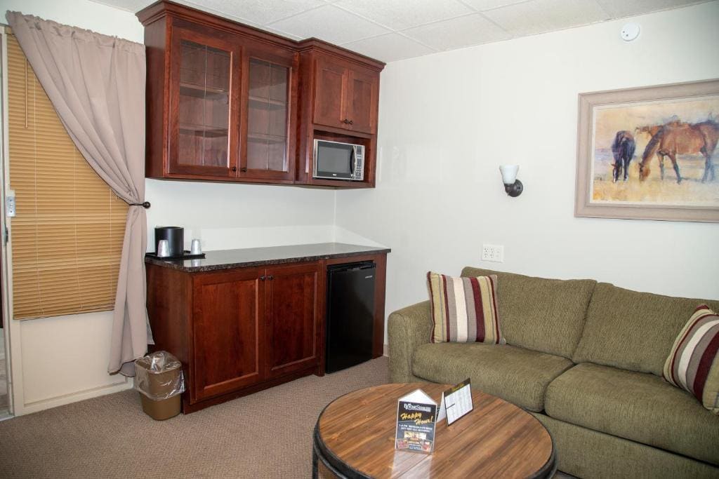 King Suite room - Image 3