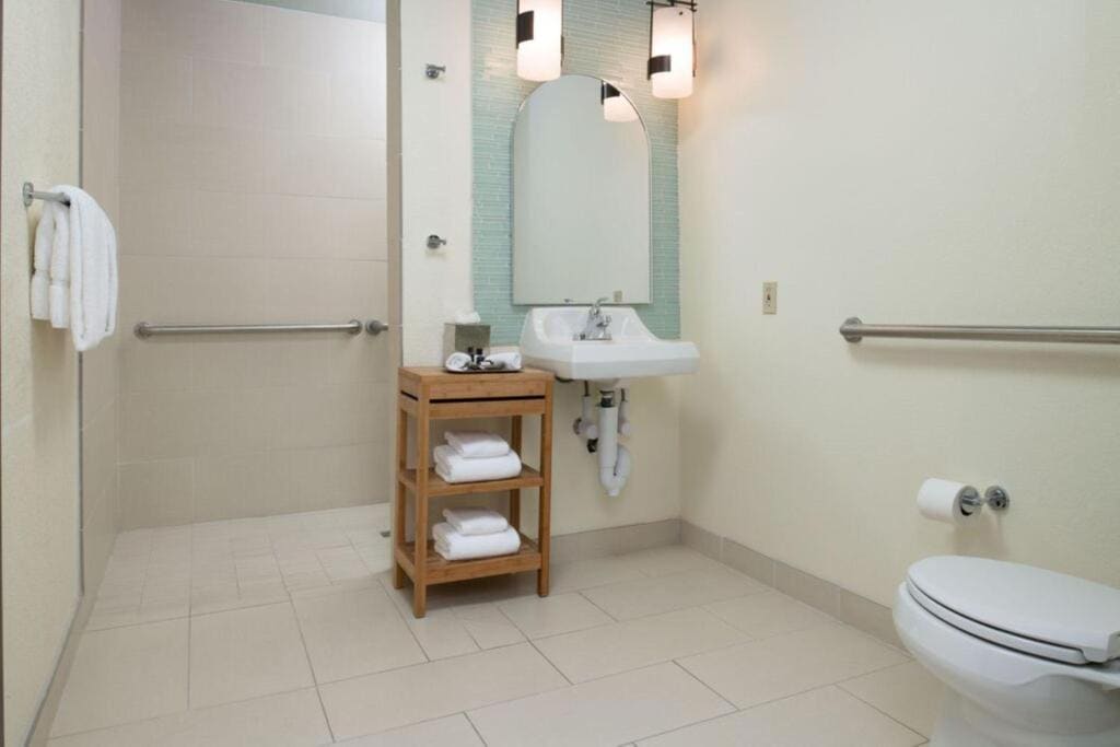 King Room with Patio and Mobility Accessible Roll-In Shower room - Image 1