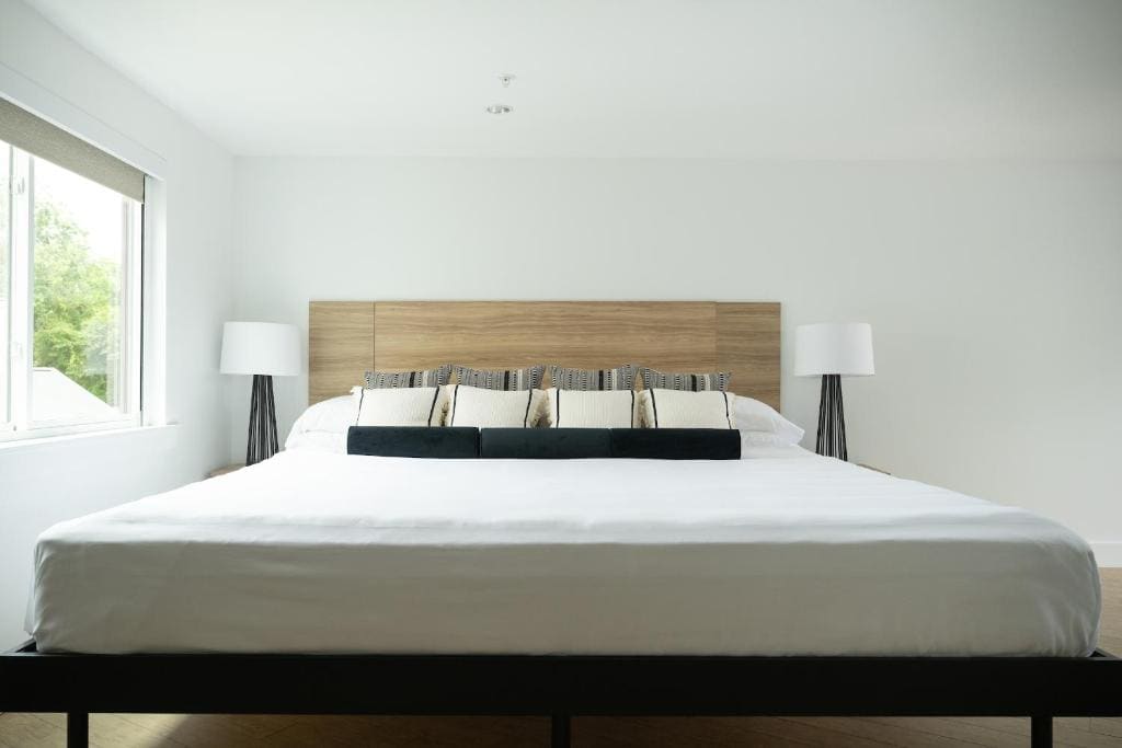 Deluxe King Room room - Image 3