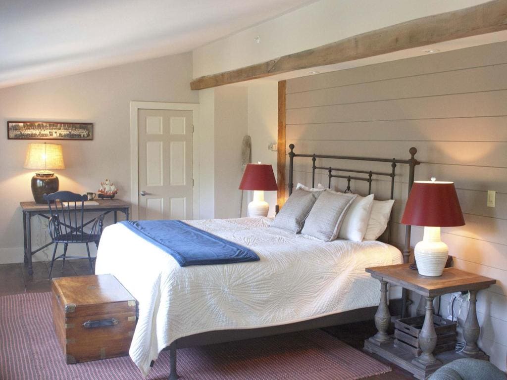 Deluxe King Room room - Image 3