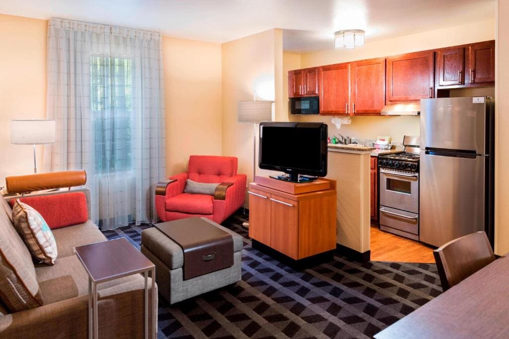 Two-Bedroom Suite - Hearing Accessible room - Image 3