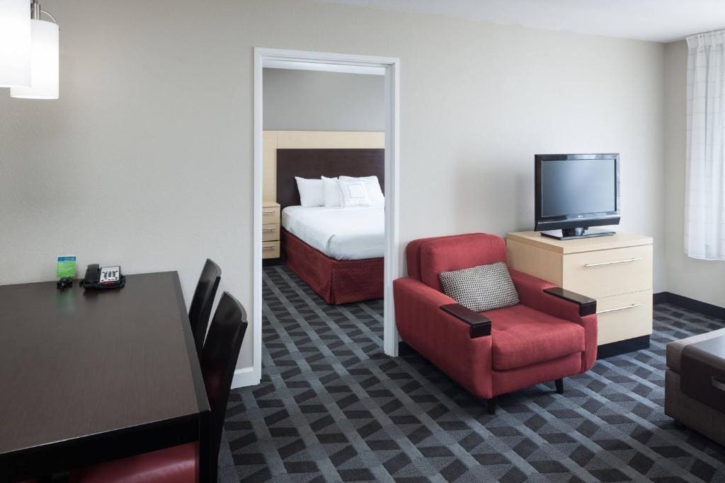 One-Bedroom Queen Suite with Sofa Bed room - Image 2