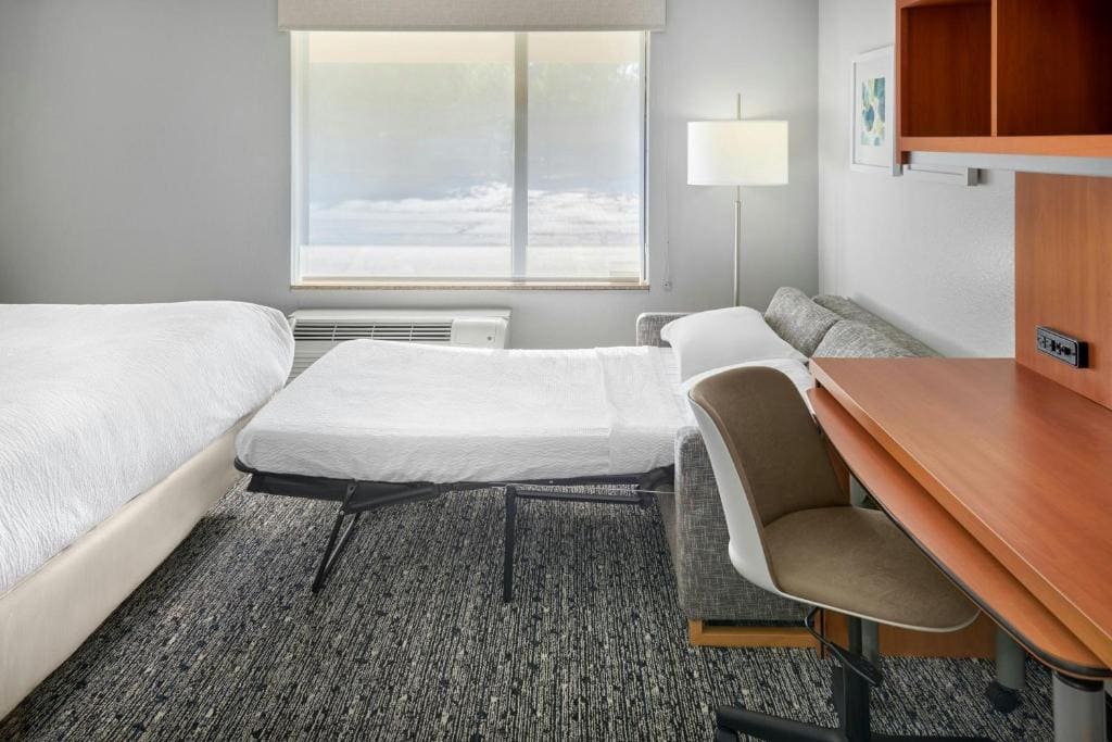 King Studio with Sofa Bed - Hearing Accessible room - Image 1