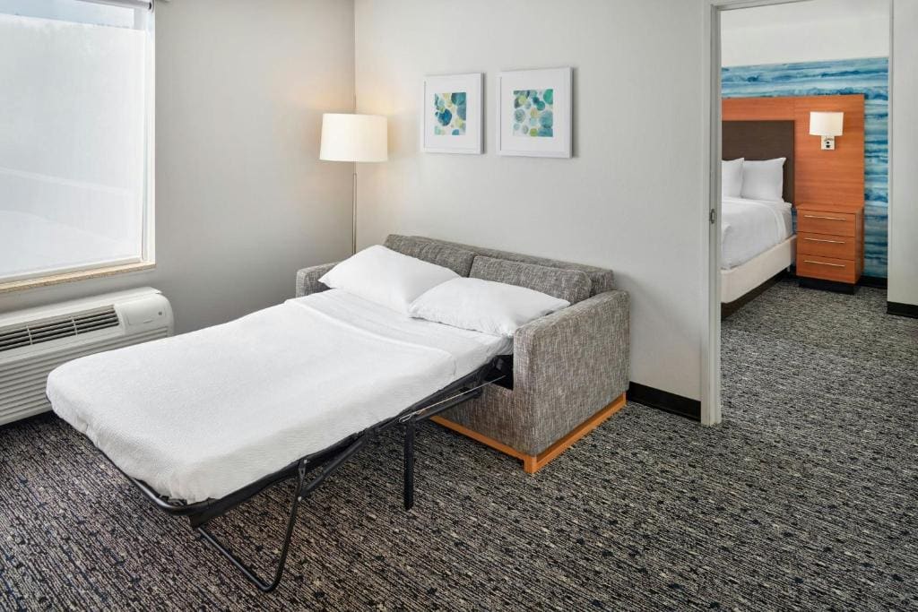 One-Bedroom Queen Suite with Sofa Bed/City View/Tub - Mobility/Hearing Accessible room - Image 2