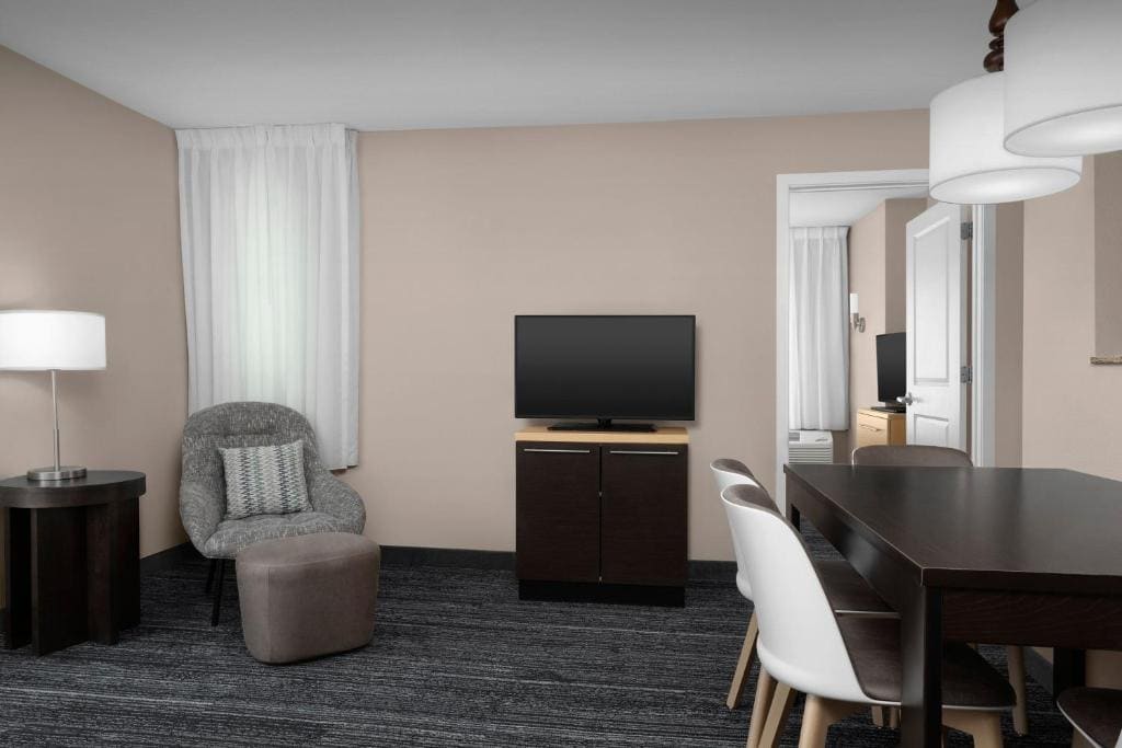 Two-Bedroom Suite room - Image 3