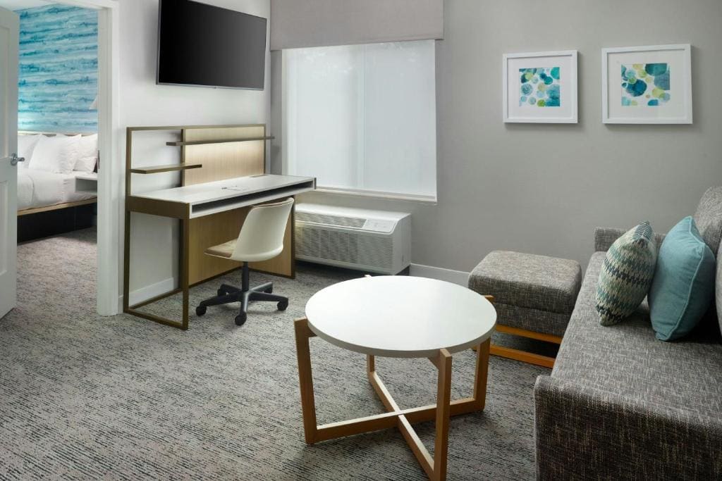 One-Bedroom Queen Suite with Sofa Bed room - Image 3