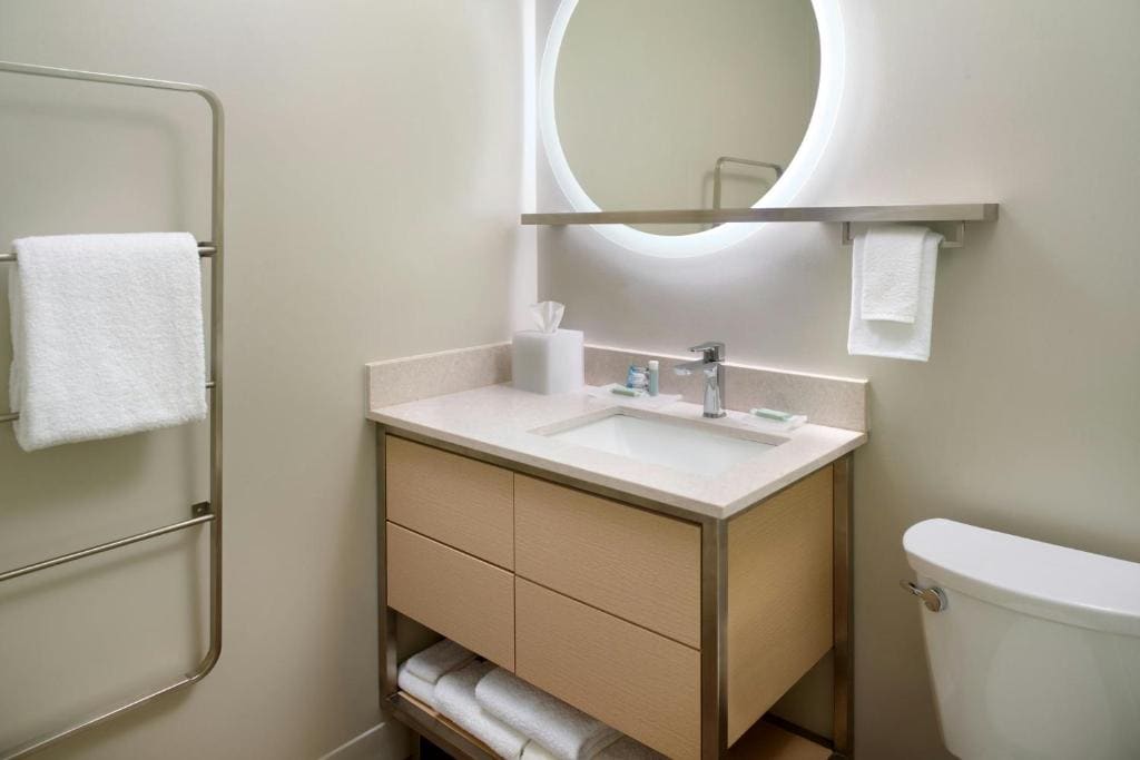 One-Bedroom Queen Suite with Sofa Bed room - Image 2