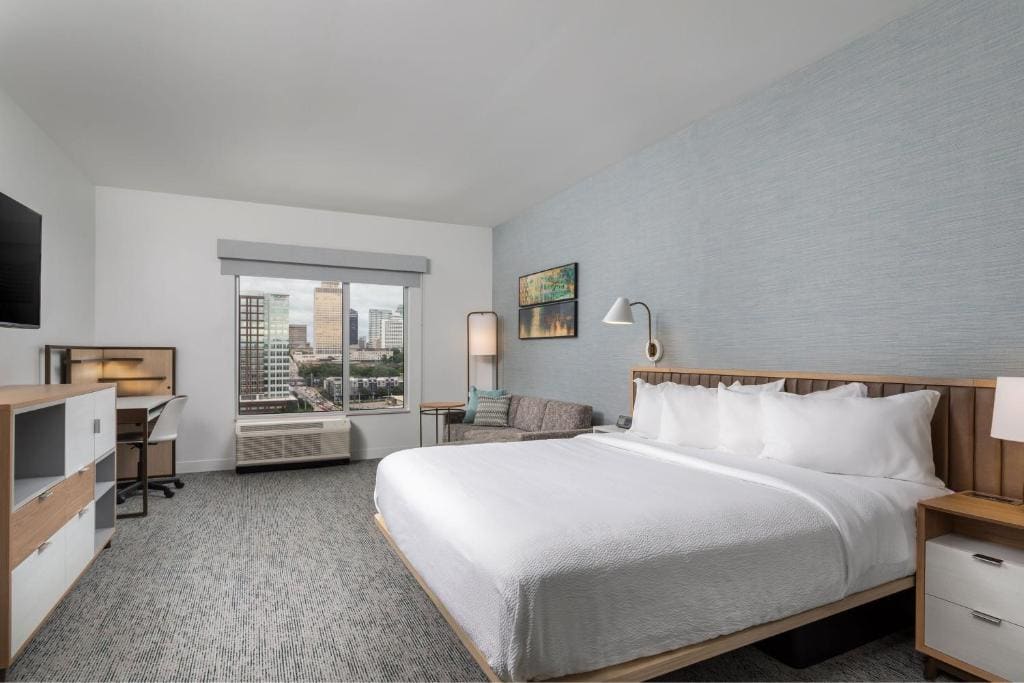 King Studio with City View room - Image 1