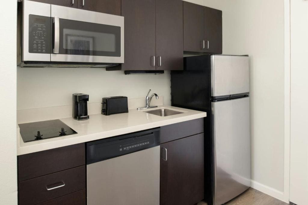One-Bedroom King Suite room - Image 1