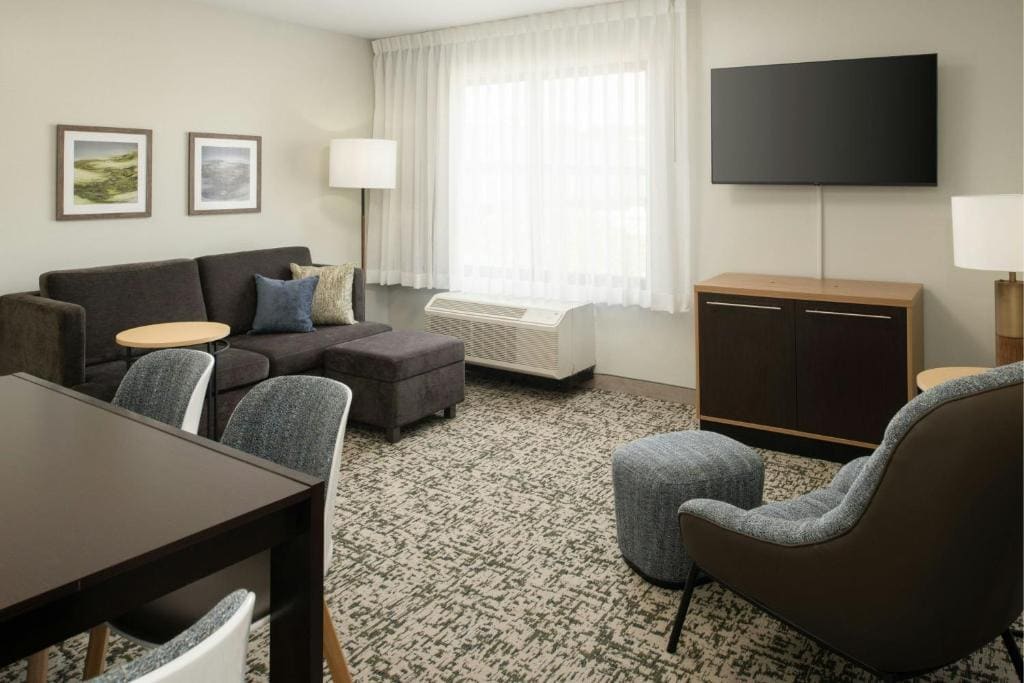 Two-Bedroom Suite room - Image 3