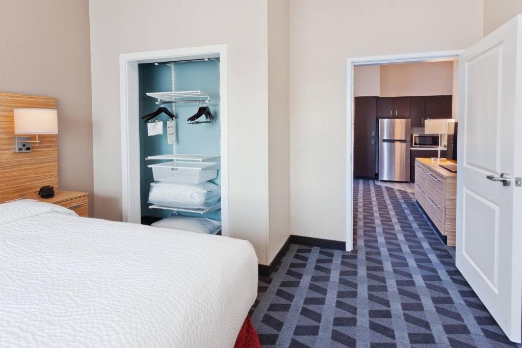 One-Bedroom Suite with Queen Bed and a Sofa Bed room - Image 2