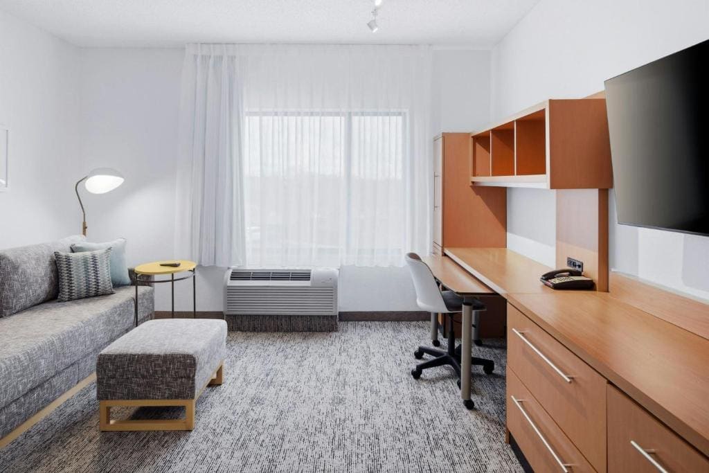 One-Bedroom Queen Suite room - Image 1