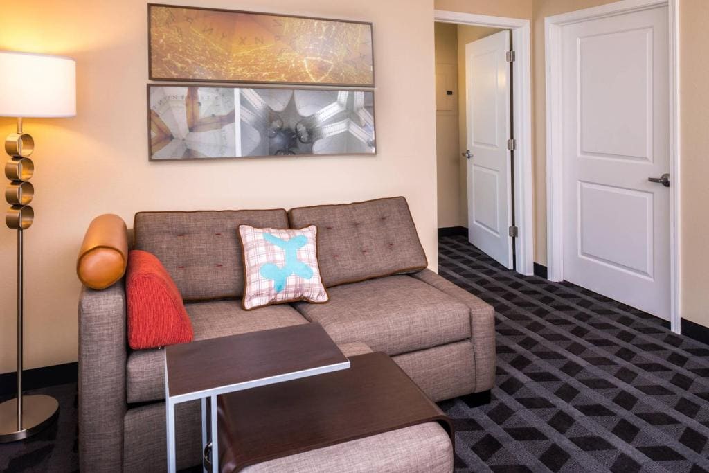 One-Bedroom Queen Suite with Sofa Bed room - Image 3