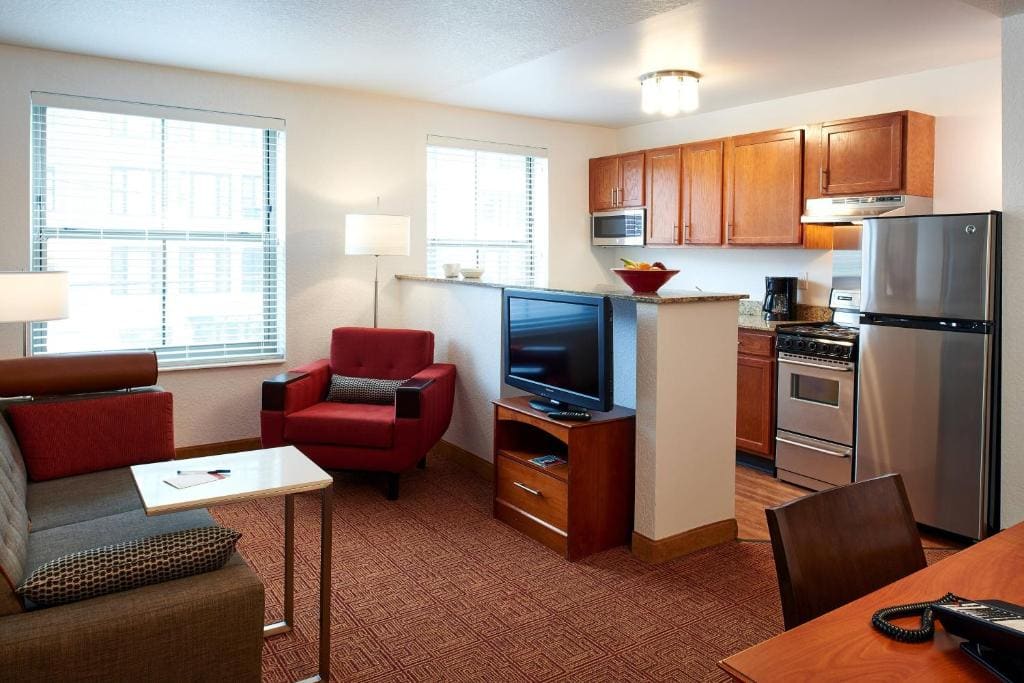 Two-Bedroom Suite room - Image 3