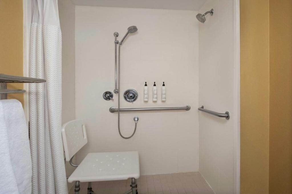 King Suite with Sofa Bed room - Image 3