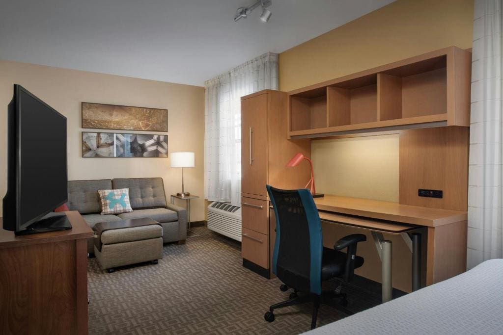 Queen Suite with Sofa Bed and Mobility Accessible Roll-In Shower room - Image 1