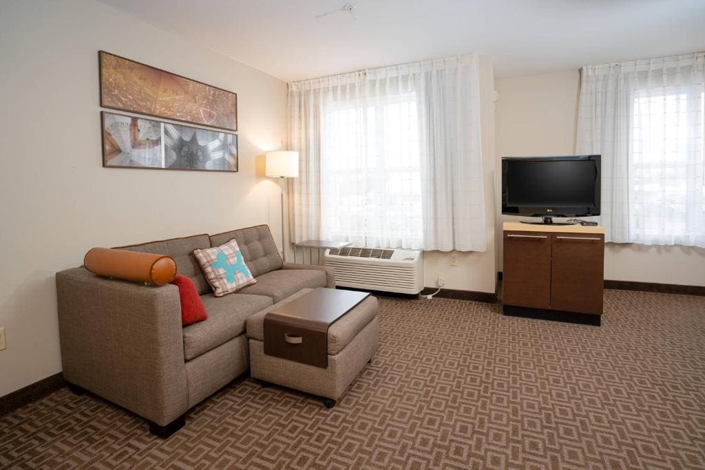 King Studio with Sofa Bed room - Image 2