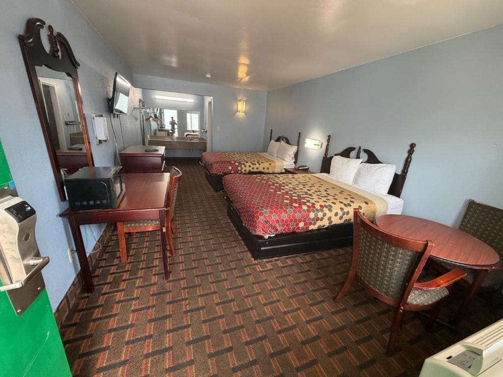 Queen Room room - Image 2