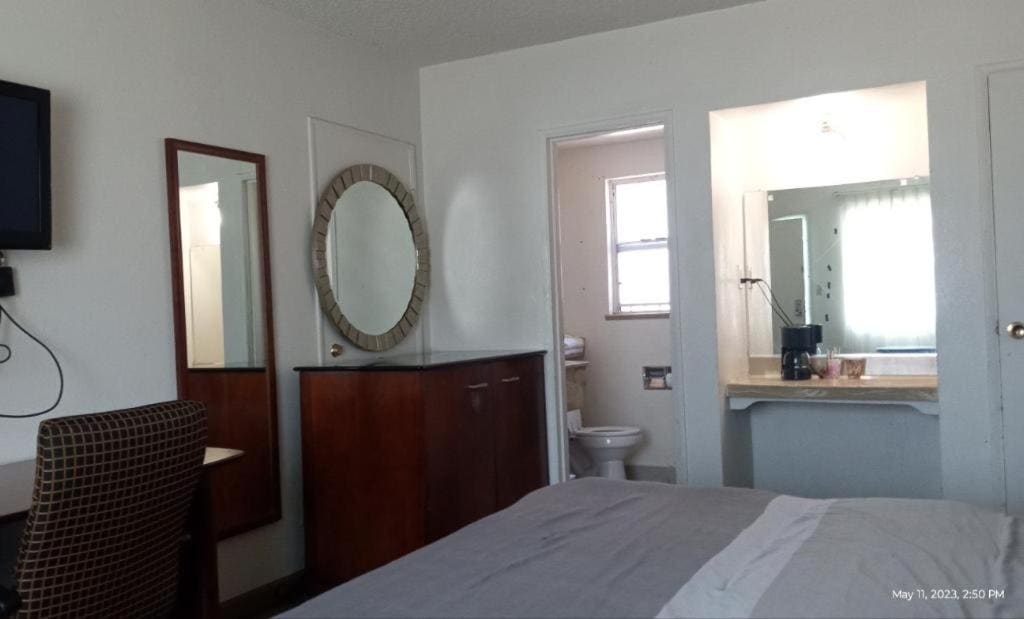 King Room - Disability Access room - Image 2
