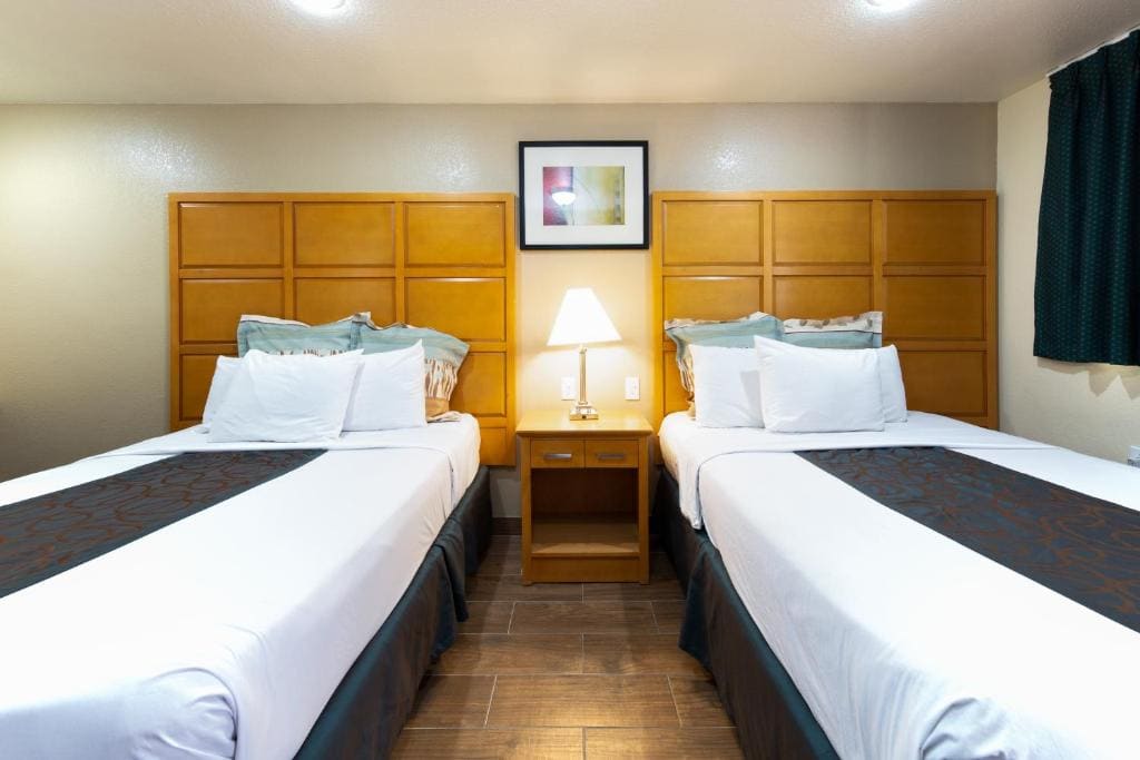 Double Room with Two Double Beds - Non-Smoking room - Image 3