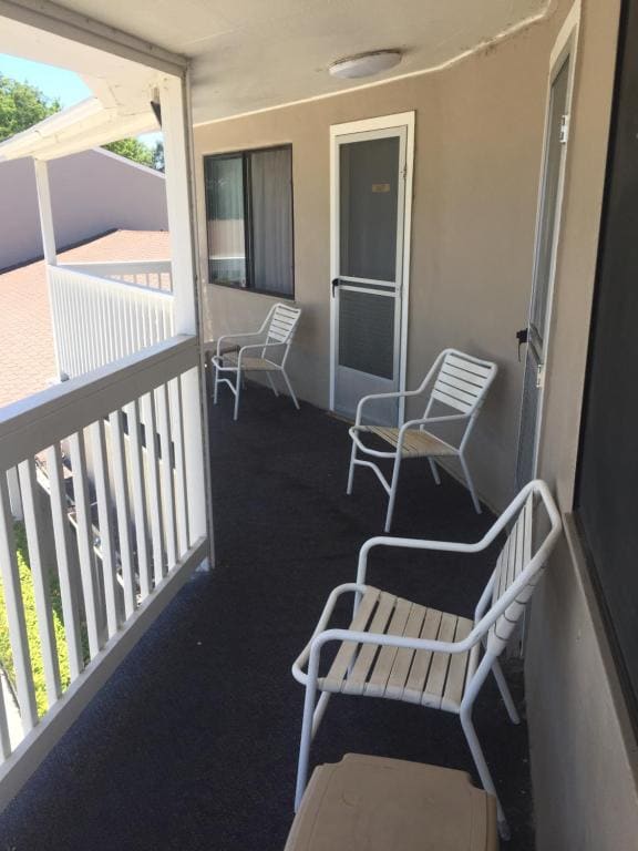Double Room with Two Double Beds - Non-Smoking room - Image 2