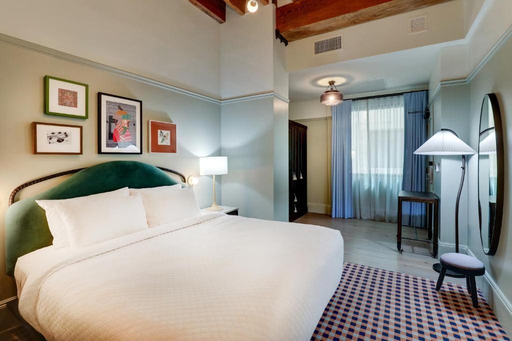 Standard Queen Room with Two Queen Beds room - Image 1
