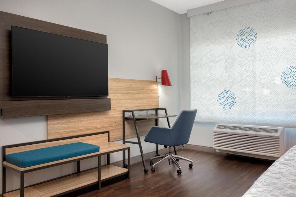 King Room with Walk-In Shower room - Image 3