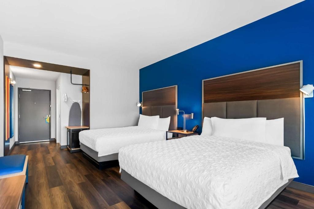 Queen Room with Two Queen Beds and Walk-In Shower room - Image 2