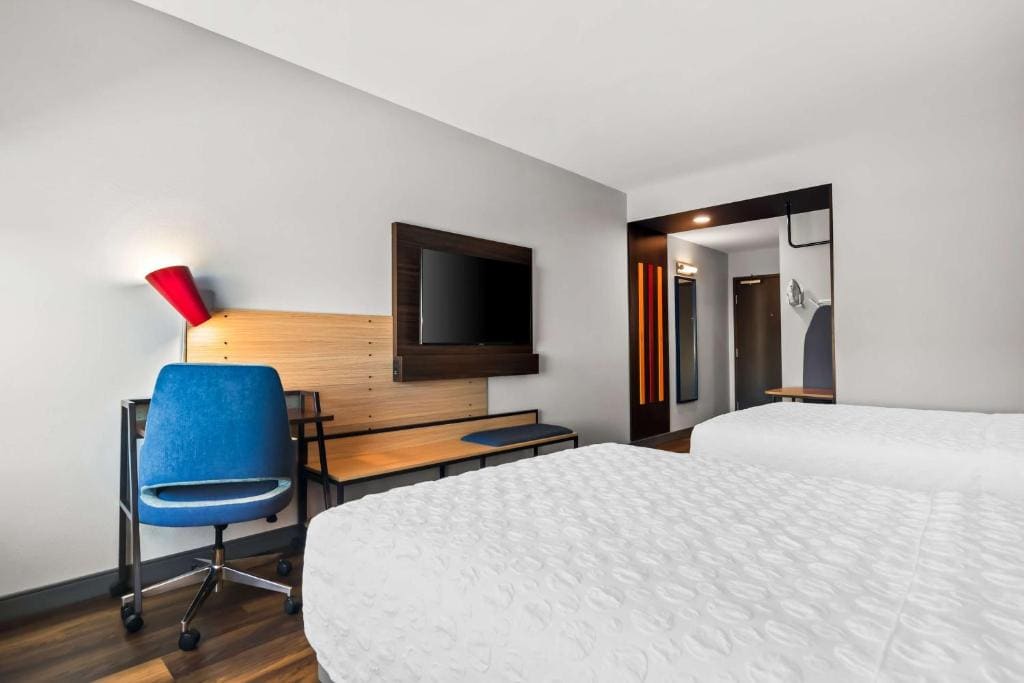 Queen Room with Two Queen Beds and Walk-In Shower room - Image 1