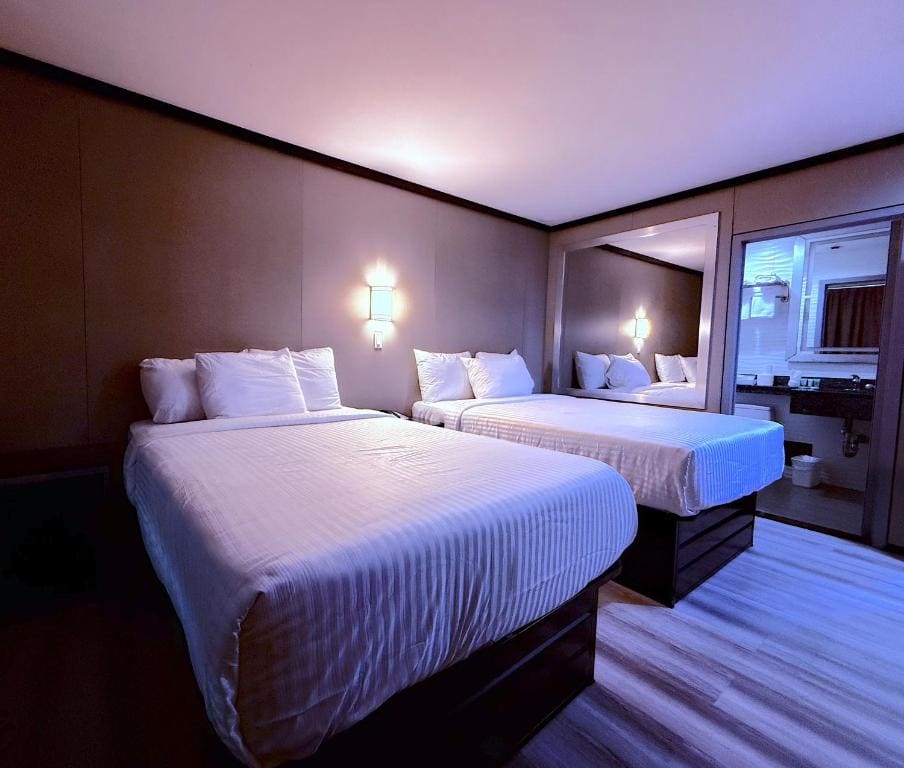 Double Room with Two Double Beds - Non-Smoking room - Image 1