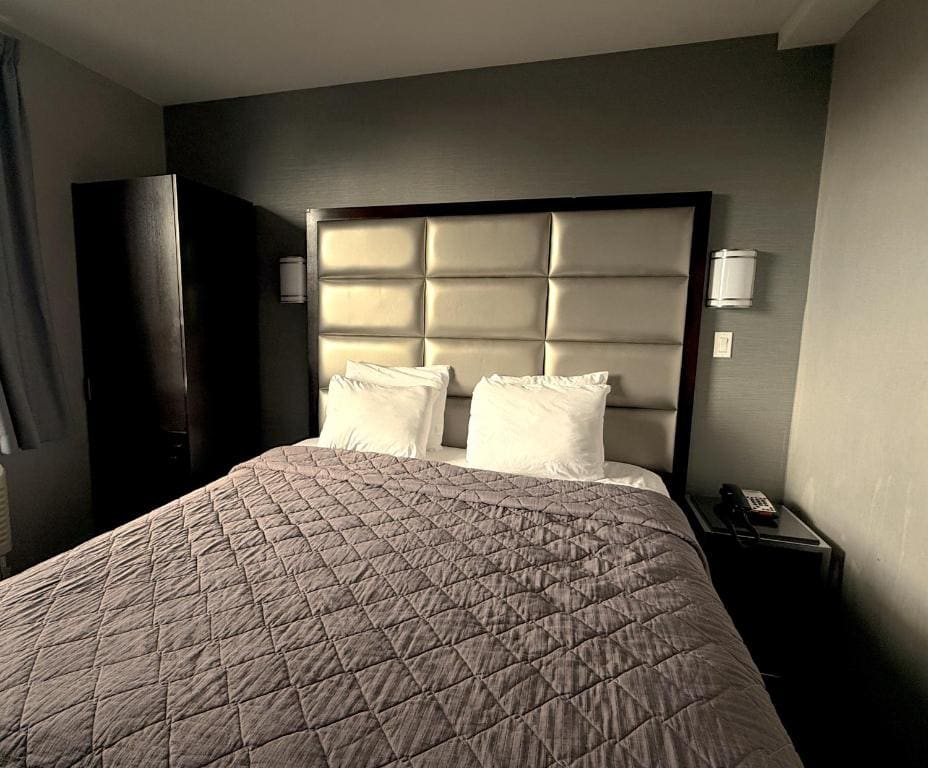 Standard King Room room - Image 3